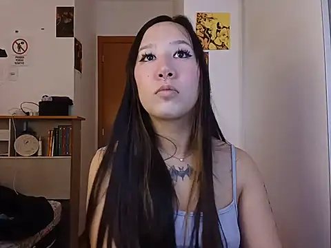 Snapshot of Japabaixinha chatting on May 18, 1:35 am Japabaixinha online show from May 18, 1:35 am
