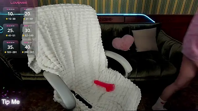 MilaSecrett online show from December 11, 5:37 pm