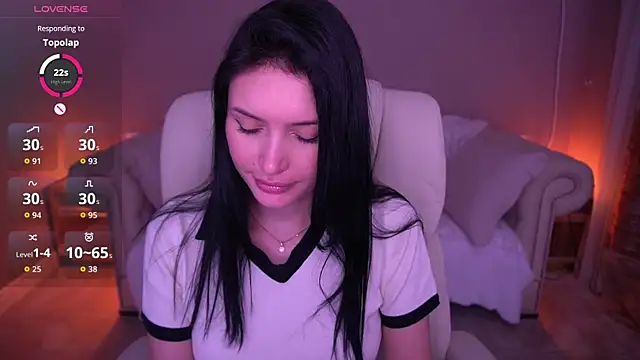 Snapshot of MilaSecrett chatting on November 23, 2:17 pm MilaSecrett online show from November 23, 2:17 pm