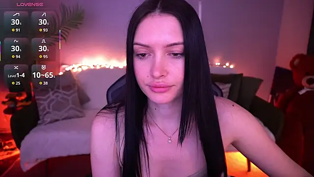 Snapshot of MilaSecrett chatting on April 13, 1:16 pm MilaSecrett online show from April 13, 1:16 pm