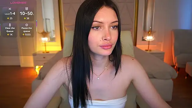 Snapshot of MilaSecrett chatting on May 16, 1:10 pm MilaSecrett online show from May 16, 1:10 pm