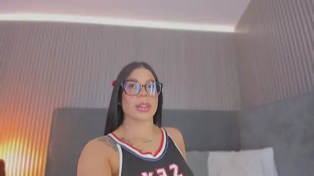 emelie 89 online show from February 25, 10:36 am