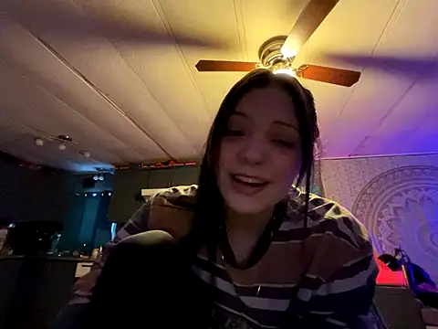 Snapshot of skinwalkingzombie chatting on December 5, 4:12 pm skinwalkingzombie online show from December 5, 4:12 pm