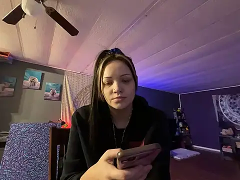 Snapshot of skinwalkingzombie chatting on December 11, 4:31 pm skinwalkingzombie online show from December 11, 4:31 pm