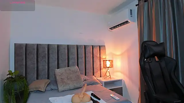 SamanthaSmithx online show from October 4, 12:19 am