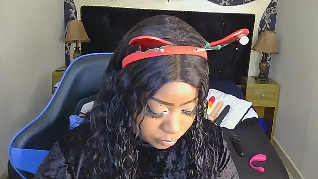 TrixieMar online show from December 31, 1:08 pm