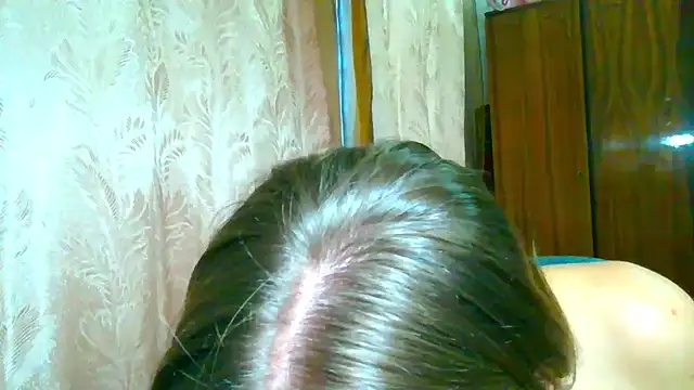 EmillyPlay online show from November 23, 11:10 am