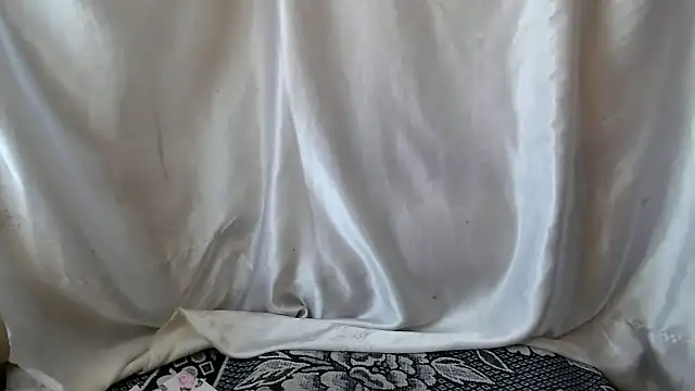 Snapshot of Burberrry_ chatting on March 8, 12:52 pm Burberrry online show from March 8, 12:52 pm
