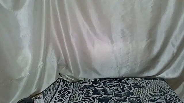 Snapshot of Burberrry_ chatting on September 12, 6:19 pm Burberrry online show from September 12, 6:19 pm