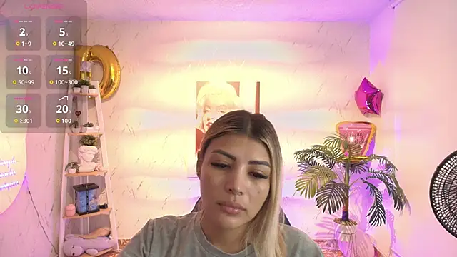 Snapshot of SALOOMEE__ chatting on October 2, 11:06 am SALOOMEE   online show from October 2, 11:06 am