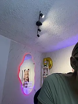 Snapshot of SALOOMEE__ chatting on October 4, 11:08 am SALOOMEE   online show from October 4, 11:08 am