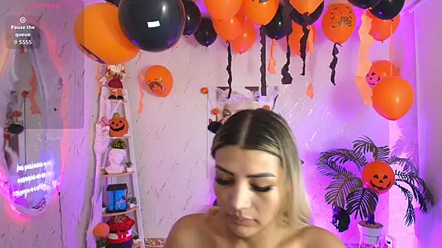 Snapshot of SALOOMEE__ chatting on October 18, 9:21 am SALOOMEE   online show from October 18, 9:21 am