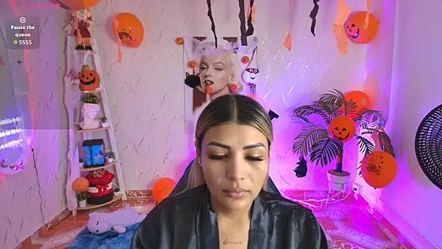 Snapshot of SALOOMEE__ chatting on October 21, 11:11 am SALOOMEE   online show from October 21, 11:11 am