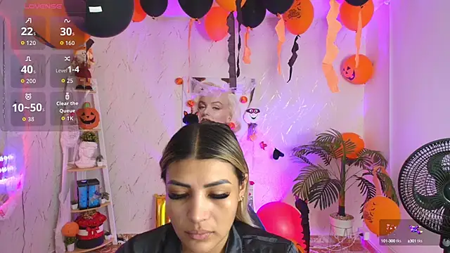 Snapshot of SALOOMEE__ chatting on October 29, 11:23 am SALOOMEE   online show from October 29, 11:23 am