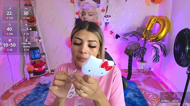 Snapshot of SALOOMEE__ chatting on November 3, 12:17 pm SALOOMEE   online show from November 3, 12:17 pm