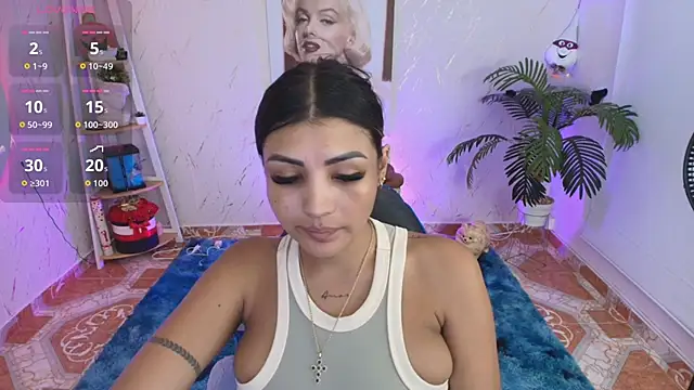 Snapshot of SALOOMEE__ chatting on April 5, 9:06 am SALOOMEE online show from April 5, 9:06 am