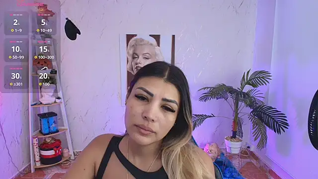 Snapshot of SALOOMEE__ chatting on April 30, 11:38 am SALOOMEE online show from April 30, 11:38 am