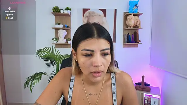 Snapshot of SALOOMEE__ chatting on May 29, 10:35 am SALOOMEE online show from May 29, 10:35 am