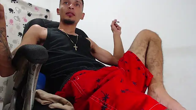 Snapshot of jarley_joker3 chatting on January 3, 4:44 am jarley joker3 online show from January 3, 4:44 am