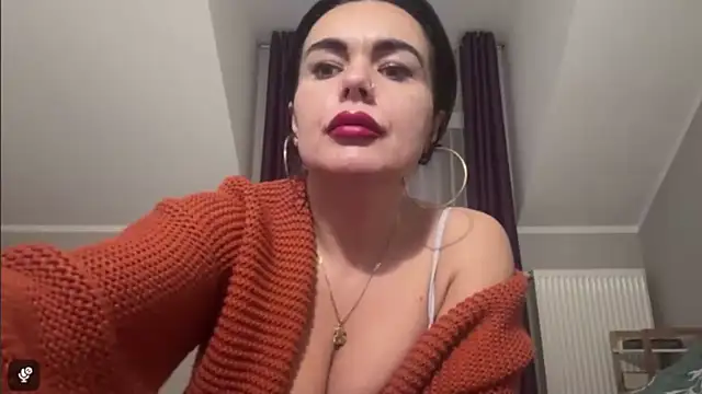 Snapshot of DESIREjenny chatting on December 3, 8:12 am DESIREjenny online show from December 3, 8:12 am