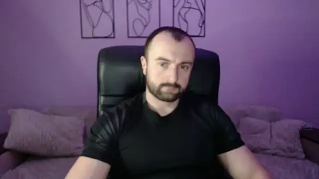 brindlefly6969 online show from March 18, 11:13 am