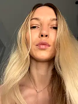 Snapshot of Adelina0001 chatting on November 13, 2:32 am Adelina0001 online show from November 13, 2:32 am