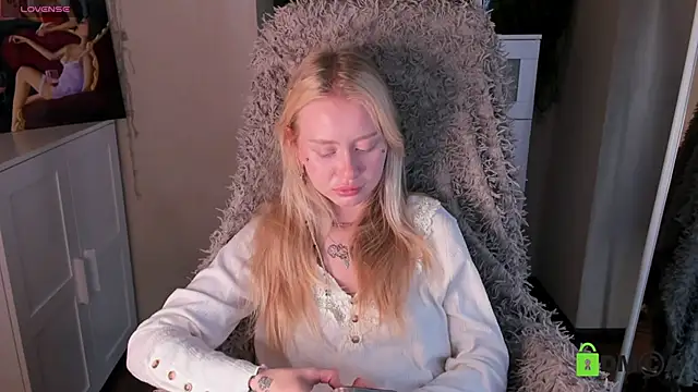 MalenaErnman online show from October 4, 10:35 am