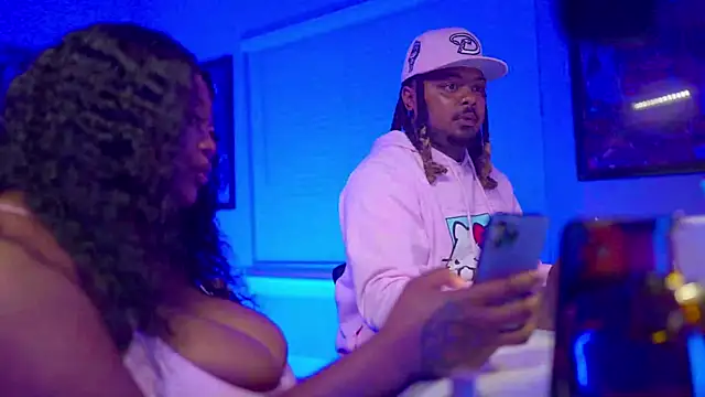 4EVAGLACIERS online show from September 25, 3:21 am