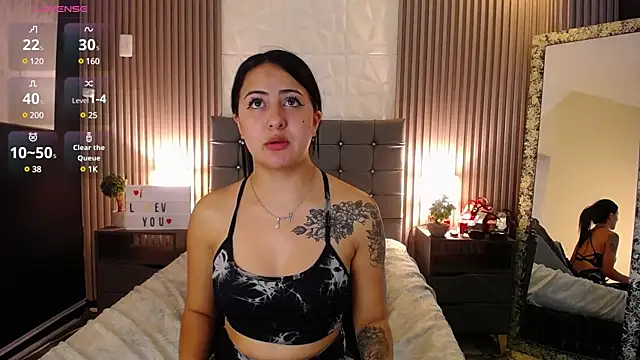 Snapshot of isabella_smith_ chatting on December 10, 5:00 pm isabella smith online show from December 10, 5:00 pm