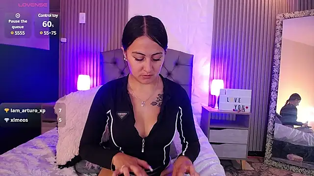 Snapshot of isabella_smith_ chatting on February 21, 4:26 pm isabella smith online show from February 21, 4:26 pm