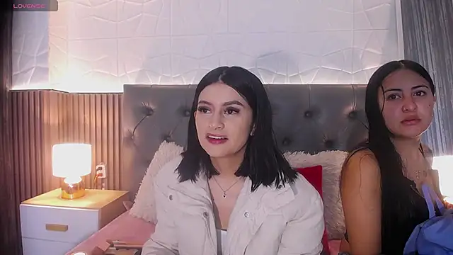 Snapshot of isabella_smith_ chatting on March 14, 1:24 pm isabella smith online show from March 14, 1:24 pm