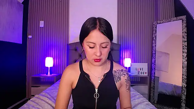 Snapshot of isabella_smith_ chatting on March 19, 1:40 pm isabella smith online show from March 19, 1:40 pm