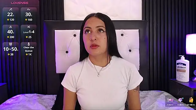 Snapshot of isabella_smith_ chatting on March 21, 7:35 pm isabella smith online show from March 21, 7:35 pm