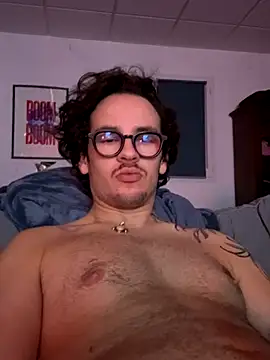 Snapshot of hardmecl chatting on November 2, 9:28 pm hardmecl online show from November 2, 9:28 pm