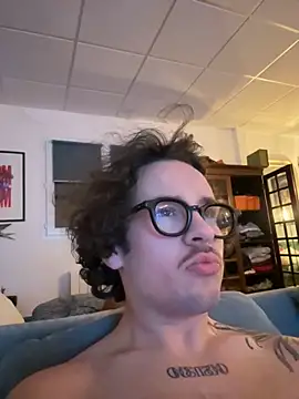 Snapshot of hardmecl chatting on December 5, 8:38 pm hardmecl online show from December 5, 8:38 pm