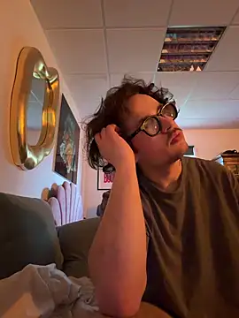 Snapshot of hardmecl chatting on March 9, 5:28 pm hardmecl online show from March 9, 5:28 pm