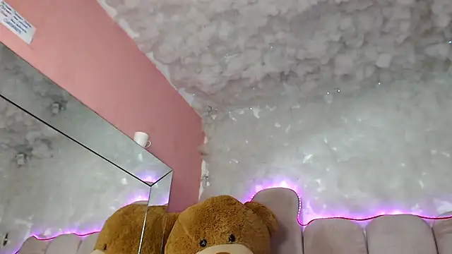 puca ebony online show from February 3, 7:42 pm