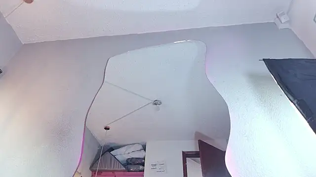 puca ebony online show from March 3, 4:14 pm