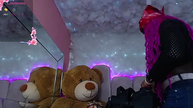 puca ebony online show from March 7, 7:38 pm