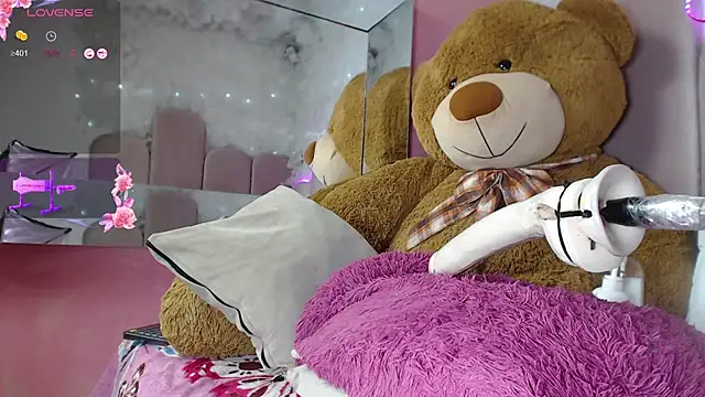 puca ebony online show from March 20, 10:40 pm