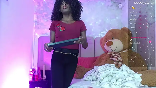 puca ebony online show from December 4, 7:33 pm