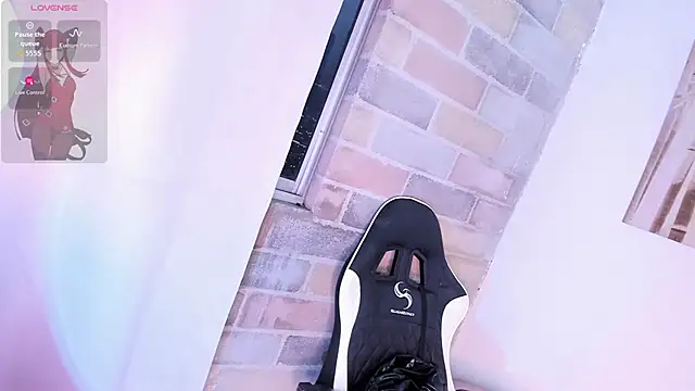 Im Scarlet online show from October 20, 11:05 pm