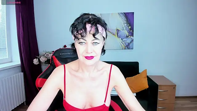 Silvia Wallec online show from April 30, 5:36 am