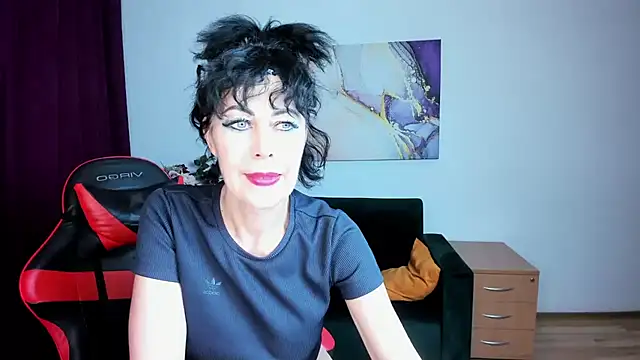 Silvia Wallec online show from June 7, 5:16 pm