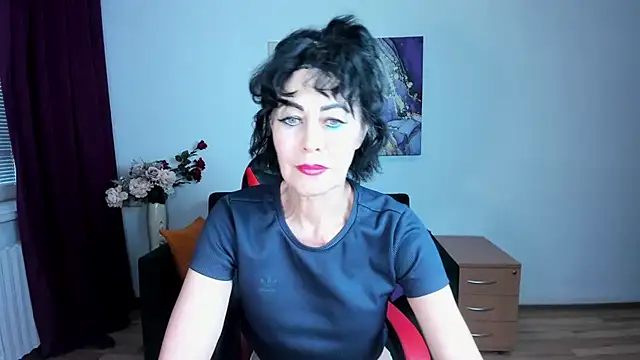 Silvia Wallec online show from June 14, 5:15 pm