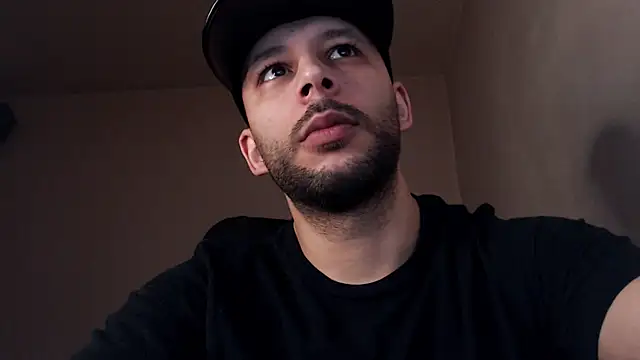 Snapshot of henryaxe chatting on November 5, 2:28 pm henryaxe online show from November 5, 2:28 pm