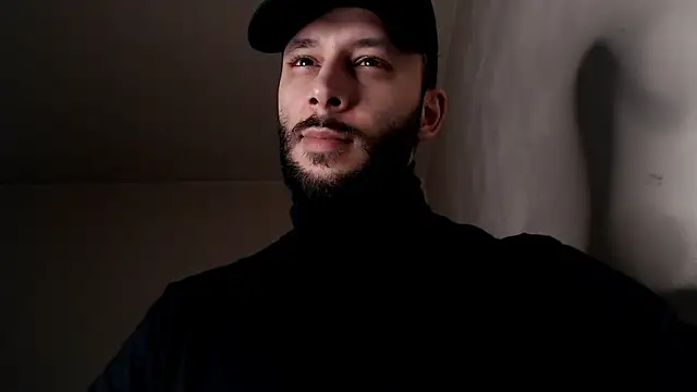 Snapshot of henryaxe chatting on February 12, 10:21 am henryaxe online show from February 12, 10:21 am