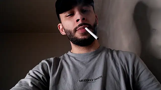 Snapshot of henryaxe chatting on February 24, 2:04 pm henryaxe online show from February 24, 2:04 pm