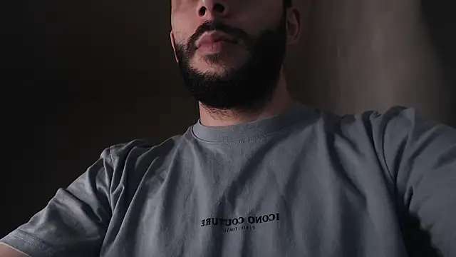 Snapshot of henryaxe chatting on March 10, 9:25 am henryaxe online show from March 10, 9:25 am