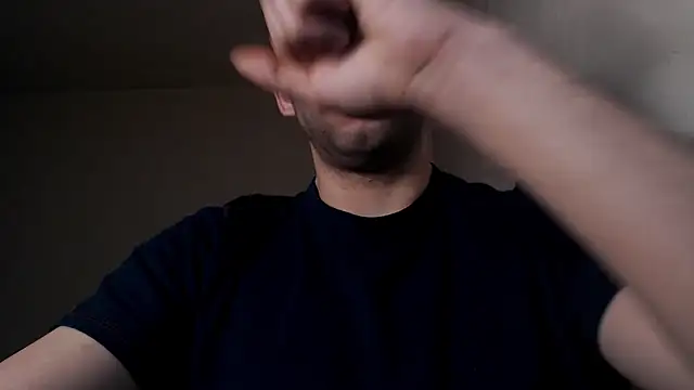 Snapshot of henryaxe chatting on March 14, 8:31 am henryaxe online show from March 14, 8:31 am